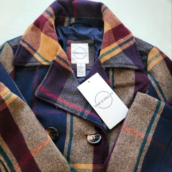 Vine & Valley Peacoat - Picture 2 of 2